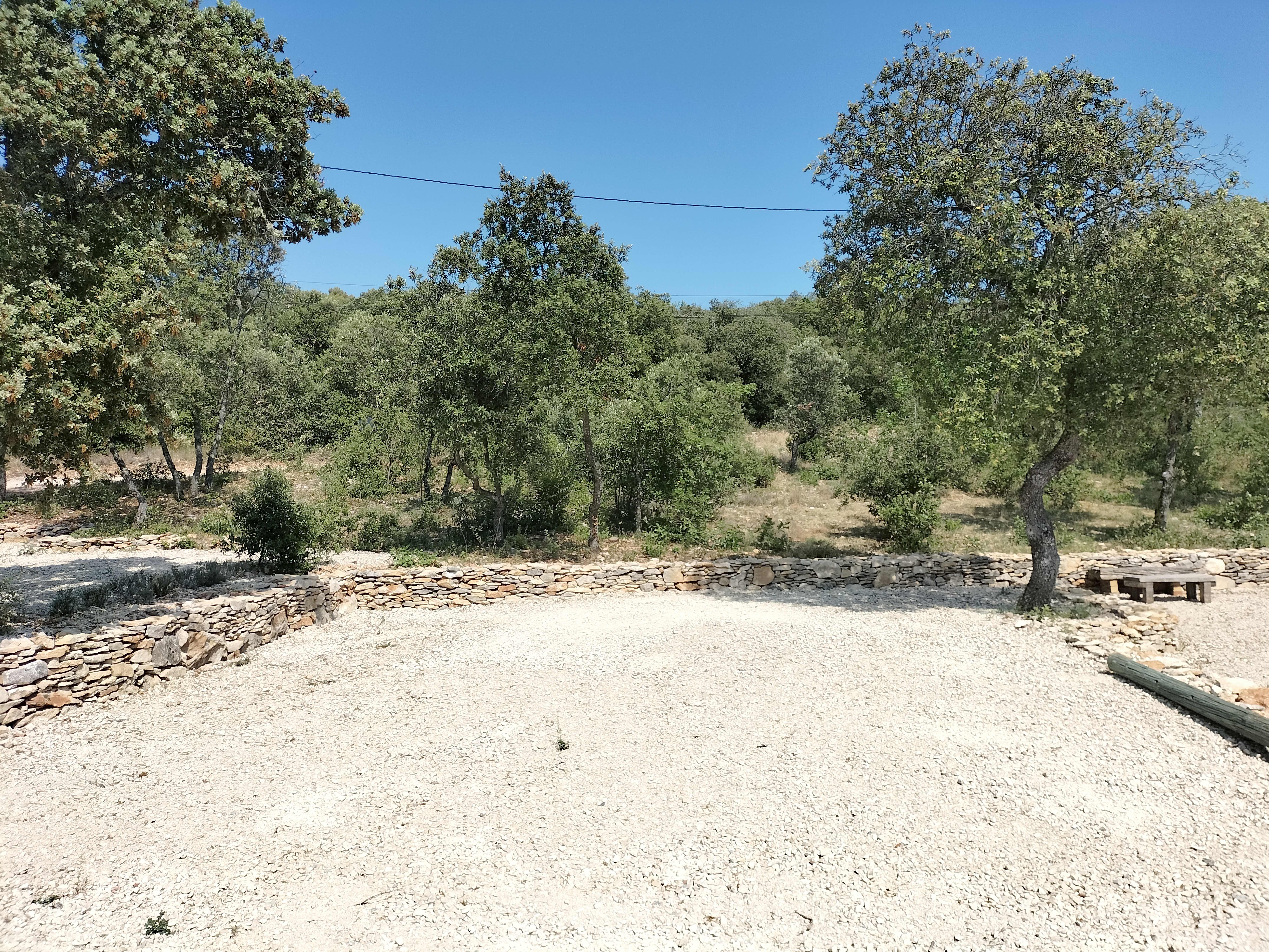 Aire camping-car  Villes-sur-Auzon (84570) - Photo 8